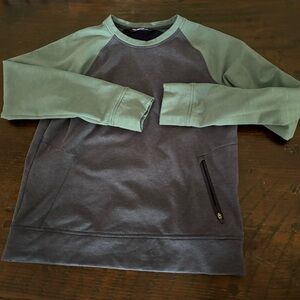 Outdoor Research OR Sweatshirt Raglan EUC Small and Adorable with Pocket!